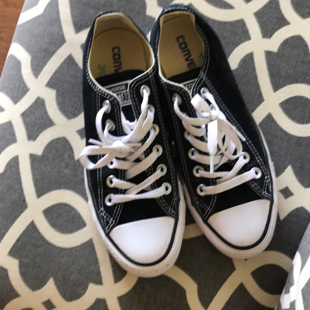 Converse shoes. Women’s 7 Mens 5